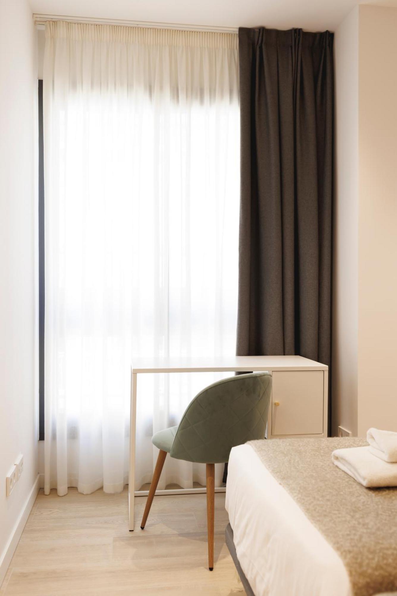 Bravissimo Centre, Modern 2-Bedroom Apartment Херона Екстериор снимка